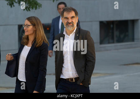 Madrid, Spanien. 06 Okt, 2017. omnium kulturelle Präsident jordi Cuixart, dem nationalen Gericht kommt über Katalonien "s Unabhängigkeit Prozess zu erklären, in Madrid, am Freitag, 06, Oktober 2017. Credit: gtres información más comuniación auf Linie, s l/alamy leben Nachrichten Stockfoto