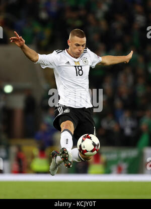 Belfast, Nordirland. Oktober 2017. Der deutsche Joshua Kimmich im Einsatz beim WM-Qualifikationsspiel der Gruppe C zwischen Nordirland und Deutschland am 5. Oktober 2017 in Belfast, Nordirland. Quelle: Christian Charisius/dpa/Alamy Live News Stockfoto