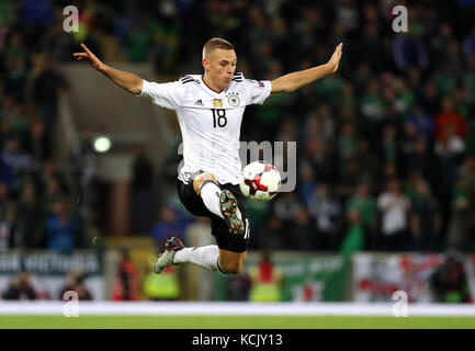 Belfast, Nordirland. Oktober 2017. Der deutsche Joshua Kimmich im Einsatz beim WM-Qualifikationsspiel der Gruppe C zwischen Nordirland und Deutschland am 5. Oktober 2017 in Belfast, Nordirland. Quelle: Christian Charisius/dpa/Alamy Live News Stockfoto