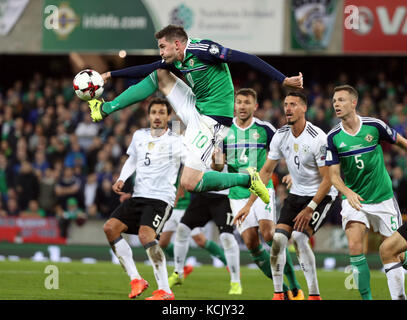 Belfast, Nordirland. Oktober 2017. Kyle Lafferty aus Nordirland während des WM-Qualifikationsspiels der Gruppe C zwischen Nordirland und Deutschland am 5. Oktober 2017 in Belfast, Nordirland. Quelle: Christian Charisius/dpa/Alamy Live News Stockfoto