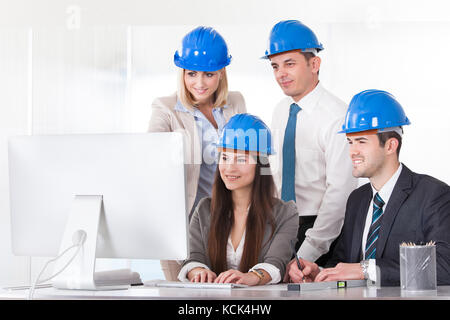 Gruppe von Architekten Menschen, die am Projekt Stockfoto