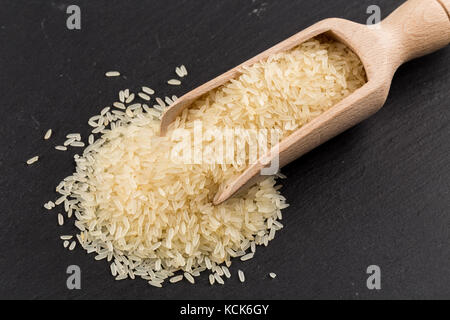 Schaufel von Reis auf puffreis Müsli Hintergrund Nahaufnahme Stockfoto