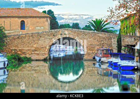 Brücke über den Canal du Midi, Le Somail, Aude, languedoc-Roussillon, Frankreich Stockfoto