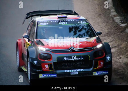 Barcelona, Spanien. Oktober 2017. #7 Kris Meeke (GBR) und der Co-Pilot Paul Nagle (IRL) vom Citroën World Rally Team treten an der Shakedown-Etappe der Rally de España-Runde der FIA World Rally Championship 2017 an. Quelle: Hugh Peterswald/Pacific Press/Alamy Live News Stockfoto