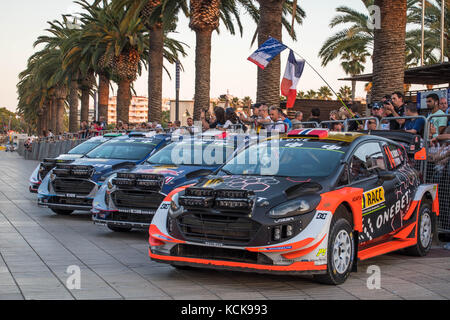 Barcelona, Spanien. Oktober 2017. M-Sport Ford Rally Autos standen vor dem Start der Rallye de España Runde der FIA Rallye-Weltmeisterschaft 2017. Quelle: Hugh Peterswald/Pacific Press/Alamy Live News Stockfoto