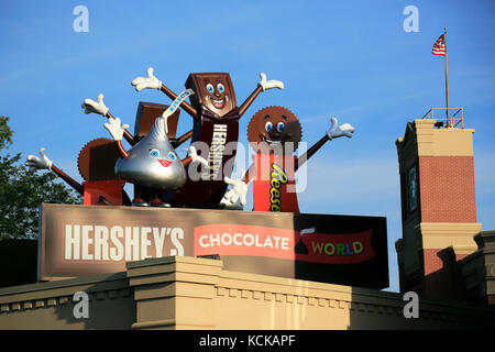 Zeichen Hershey's überstieg Eingang von Hershey's Chocolate World. Hershey. Pennsylvania. USA Stockfoto