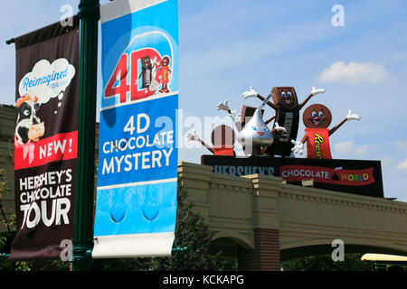 Zeichen Hershey's überstieg Eingang von Hershey's Chocolate World. Hershey. Pennsylvania. USA Stockfoto