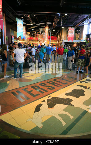 Besucher in Hershey's Chocolate World. Hershey. Pennsylvania. USA Stockfoto