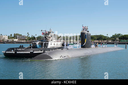 Die US-Marine los angeles-Klasse schnell-Angriffs-U-Boot uss Columbus zurück zum Joint Base Pearl Harbor - hickman September 1, 2017 in Pearl Harbor, Hawaii. (Foto von MCS 2 shaun Griffin über planetpix) Stockfoto