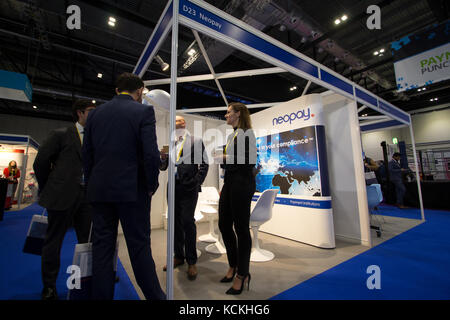 Neopay Stand an der payexpo in London Stockfoto