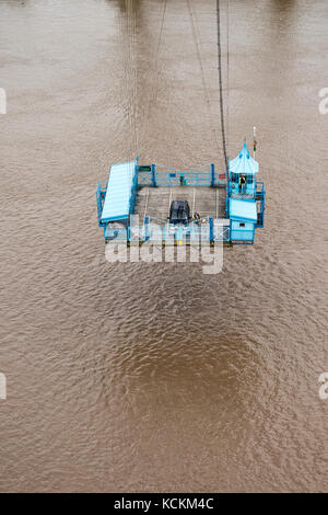 Newport Transporter Bridge ist ein Transporter Bridge, überquert den Fluss Usk in Newport, South East Wales. Stockfoto