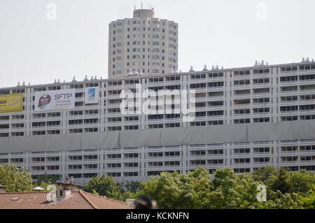 Abriss durch Implosion des 'Tower 230' im Viertel La Duchere, Lyon, Frankreich Stockfoto