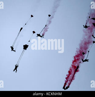 RAF Falken frei fallen Fallschirm display Team. Stockfoto
