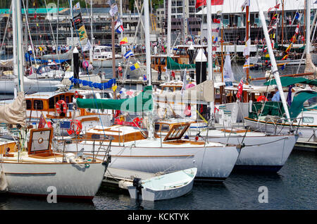 Das Australian Wooden Boat Festival, eine alle zwei Jahre stattfindende viertägige Veranstaltung im Februar. Das Festival 2013 lockte über 200 000 Besucher und Hunderte von Schiffen an Stockfoto