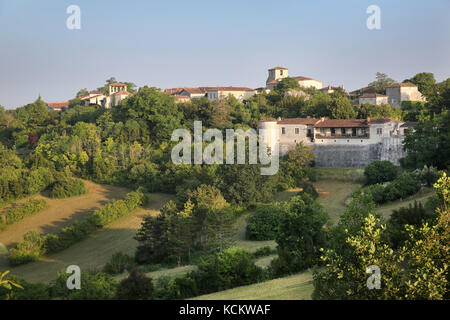 Pujols, Dorf als eines der Plus beaux villages de France (Schönste Dörfer Frankreichs), ehemalige Albigeoise Hochburg registriert Stockfoto