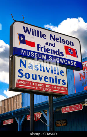 Vor dem Willie Nelson and Friends Museum und Souvenirladen in Nashville, TN, USA Stockfoto