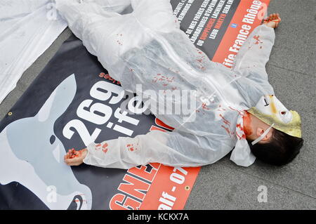 L 269 Tieren Rechte Aktivisten protestieren Gewalten zu Tieren und für die Schließung von Schlachthöfen, Lyon, Frankreich Stockfoto