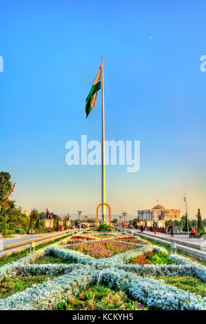 Tadschikistan Fahne auf die zweithöchste der Welt Fahnenstange. duschanbe Stockfoto