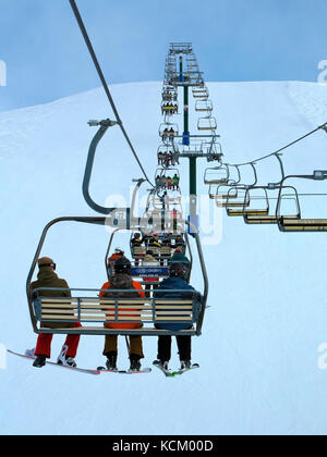 Heavenly Valley Sessellift auf Mount Hotham, in der Lage, 2400 Skifahrer pro Stunde zu nehmen. Viktorianische Alpen, Victoria, Australien Stockfoto