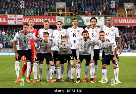 Deutschland team Gruppe: (links-rechts) Hintere Reihe-marc-Andre ter Stegen, Toni Kroos, Sebastian Rudy, Leon Goretzka, Mats hummels und Jerome boateng. Vordere Reihe - Sandro Wagner, Julian Draxler, Thomas Müller, Marvin plattenhardt und Joshua kimmich während der FIFA WM 2018 Qualifikation, Gruppe c Match im Windsor Park, Belfast. Stockfoto