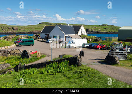 Die Galmisdale Café und Bar in Galmisdale Punkt auf der Isle of Eigg, Schottland, UK Stockfoto