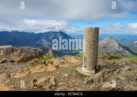 Die Cuillin Mountains vom Gipfel des Bla Bheinn, Isle of Skye, Schottland, Großbritannien. Stockfoto