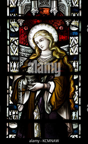 Hl. Maria Magdalena Glasmalerei, der St. Wilfrid's Church, North Muskham, Nottinghamshire, England, Großbritannien Stockfoto