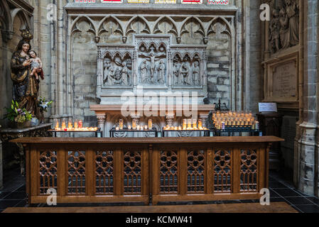 Innenansicht der Kathedrale von Brüssel oder die Kathedrale von St. Michael und St. Gudula in Brüssel, Belgien Stockfoto