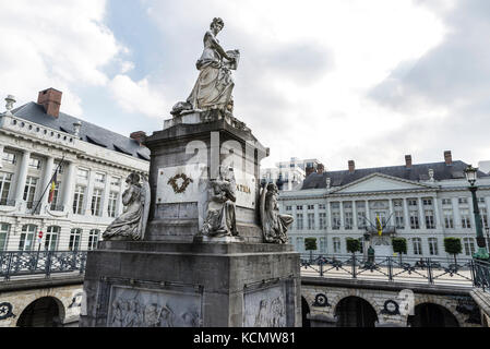 Martyrs Square in Brüssel, Belgien. Denkmal 1830 te Märtyrer der Revolution Stockfoto