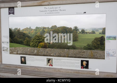 Ein Bilderrahmen in Alnwick Castle, zeigt die Landschaft jenseits von der Northumbrian Landschafter und Garten designer Lancelot Capabillty Braun, am 26. September 2017, in Alnwick, Northumberland, England. Stockfoto