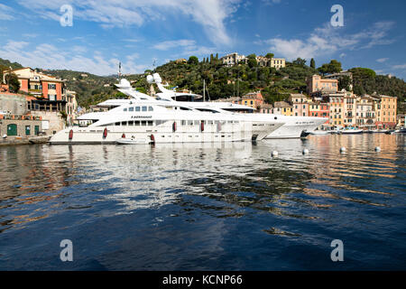 Portofino, einem kleinen Fischerdorf, berühmt in der Welt Stockfoto
