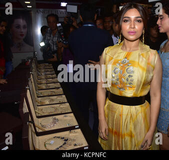 Mumbai, Maharashtra, Indien. Oktober 2017. Bollywood-Schauspielerin Bhumi Pednekar eröffnet die Glitter 2017 Hochzeit & Lifestyle Ausstellung im Hotel JW Marriott, juhu in Mumbai. Quelle: Azhar Khan/ZUMA Wire/Alamy Live News Stockfoto