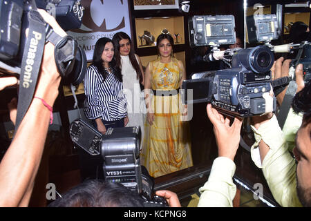 Mumbai, Maharashtra, Indien. Oktober 2017. Bollywood-Schauspielerin Bhumi Pednekar eröffnet die Glitter 2017 Hochzeit & Lifestyle Ausstellung im Hotel JW Marriott, juhu in Mumbai. Quelle: Azhar Khan/ZUMA Wire/Alamy Live News Stockfoto