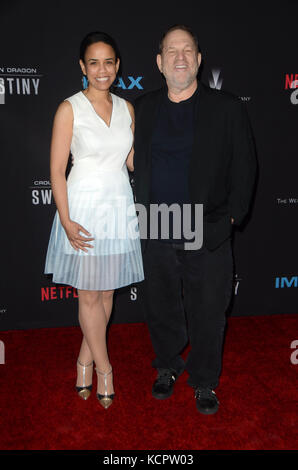 Universal City, Ca. Februar 2017. Harvey Weinstein bei der Premiere von Netflix 'Crouching Tiger, Hidden Dragon: Sword Of Destiny' auf dem AMC Universal City Walk am 22. Februar 2016 in Universal City, Kalifornien. Gutschrift: David Edwards/Media Punch/Alamy Live News Stockfoto