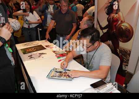 New York, NY, USA. Oktober 2017. Javits Convention Center, New York, USA, 06. Oktober 2017 - Frank Cho während des zweiten Tages der New York Comic Con Today 2017 in New York City. Foto: Luiz Rampelotto/EuropaNewswire Credit: Luiz Rampelotto/ZUMA Wire/Alamy Live News Stockfoto