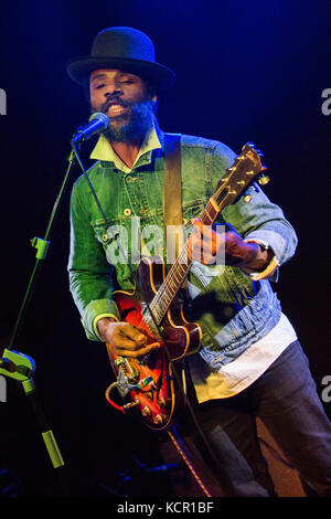 Mailand, Italien. 06 Okt, 2017. Der amerikanische Sänger und Songwriter CODY CHESNUTT live auf der Bühne Biko Verein während der "Konzert & Gespräch mit Kreditkarte. Cody ChesnuTT Tour': Rodolfo Sassano/Alamy leben Nachrichten Stockfoto