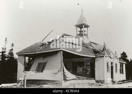 Schäden an der Tufts Cove Schule nach Halifax Explosion, Tufts Cove, Dartmouth, Nova Scotia, Kanada, 1917 1918 Stockfoto