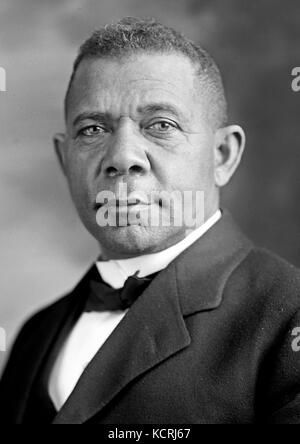 Ein retuschiertes Bild von Booker T. Washington, das den prominenten afroamerikanischen Pädagogen und Führer zeigt. Das Bild unterstreicht seine Rolle bei der Gestaltung der afroamerikanischen Bildung im späten 19. Und frühen 20. Jahrhundert. Stockfoto