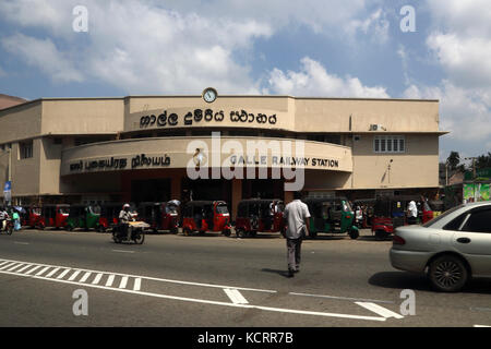 Galle Sri Lanka Galle Bahnhof und Tuk Tuks Stockfoto