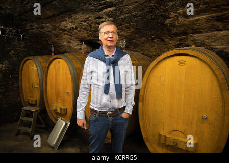 Deutscher Wein Branche: Günther Jauch von Othegraven Winery, Kanzem, Saar, Mosel, Deutschland Stockfoto