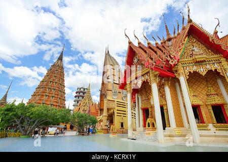 KANCHANABURI, THAILAND - 7. Juli 2017: Wat Tham Sua ist der schönste Tempel in Kanchanaburi, Thailand. Juli 2017 Stockfoto