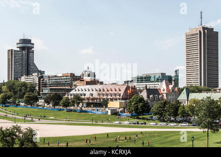 Blick auf die Skyline der modernen Stadt vom Parc des Champs-de-Bataille National Battlefields Park Quebec City Canada Stockfoto