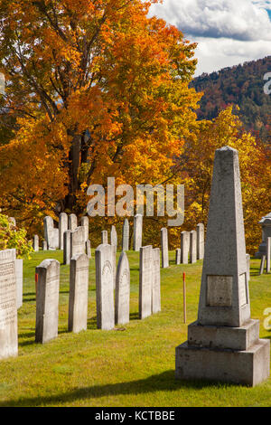 Herbst Blick über Barnett Center Friedhof, Barnet, Vermont, USA Stockfoto