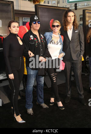 Prominente nehmen an der Weltpremiere von „IT“ im TCL Chinese Theater Teil. Mit: Sophie Simmons, Gene Simmons, Shannon Tweed Simmons, Nick Simmons Wo: Los Angeles, Kalifornien, Vereinigte Staaten Wann: 06 Sep 2017 Credit: Brian to/WENN.com Stockfoto
