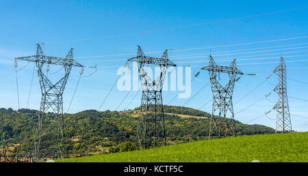 Elektrische Pylone. Haute-Loire. Auvergne. Frankreich Stockfoto