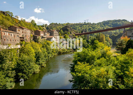Monistrol d'Allier Dorf. Fluss Allier. Haute Loire. Auvergne. Frankreich Stockfoto