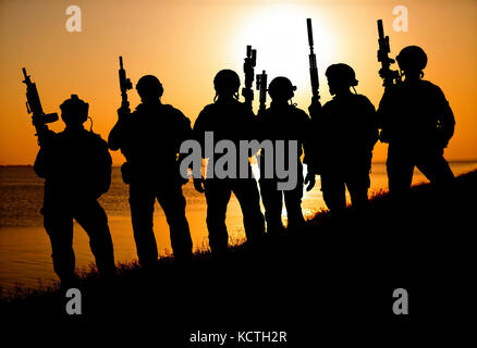 Armee Soldat Silhouetten Stockfoto