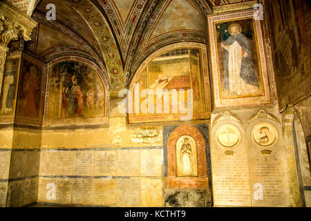 Kreuzgang der Toten in der Basilika Santa Maria Novella in Florenz Italien Stockfoto