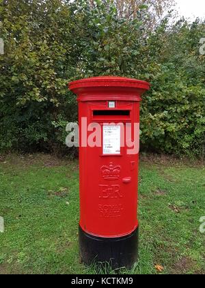 Eine rote Royal Mail Säule, in England, Oktober 2017 Stockfoto