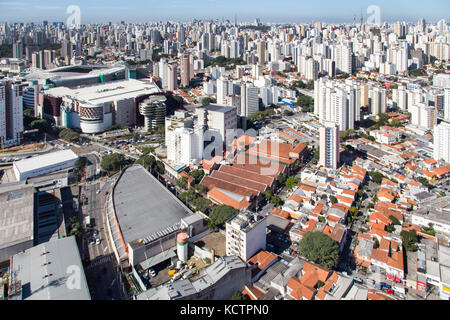 Luftaufnahme von SESC Pompéia, in der Stadt São Paulo - Brasilien. Stockfoto